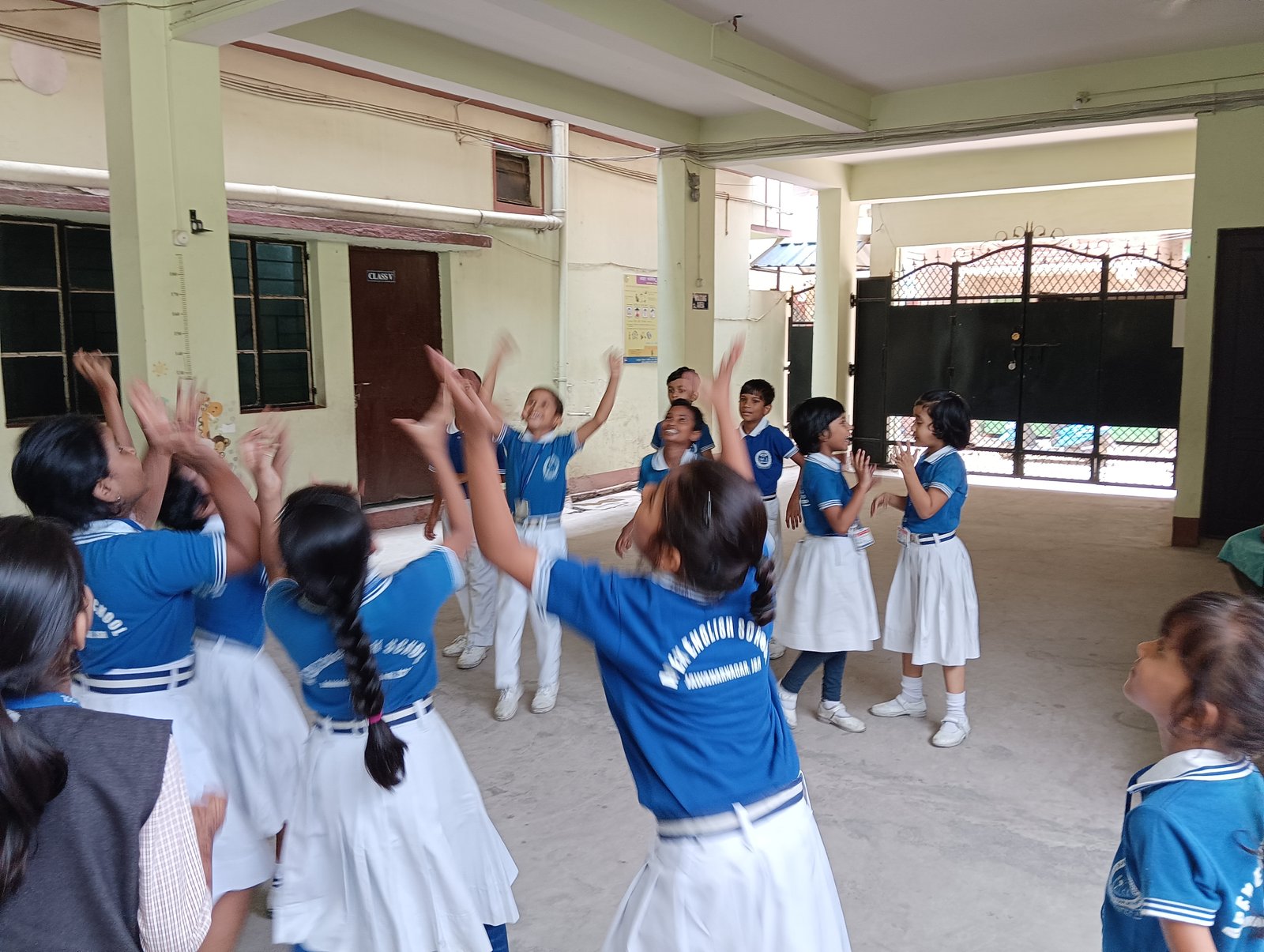 Apex English School