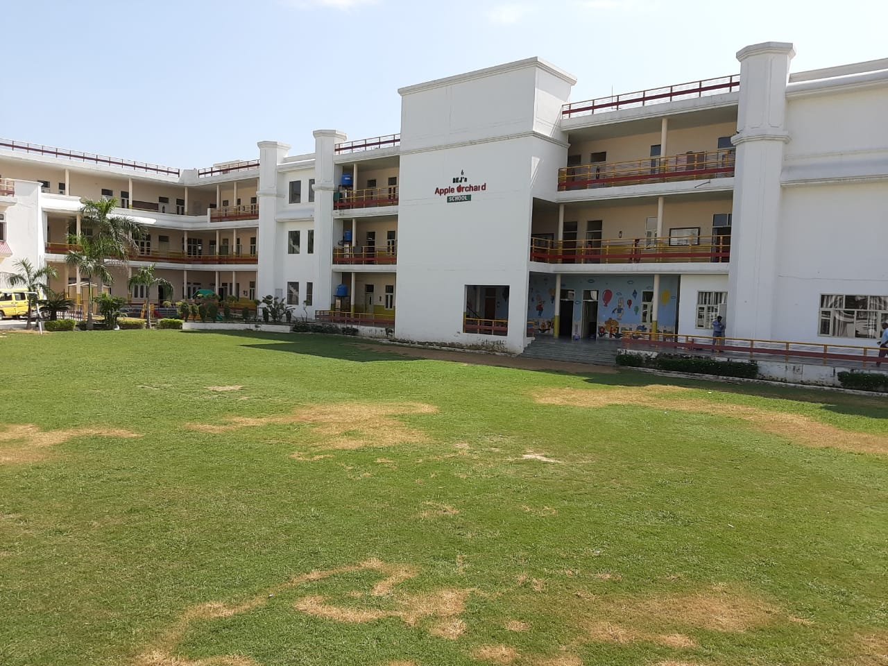 BKJ\'s Apple Orchard School