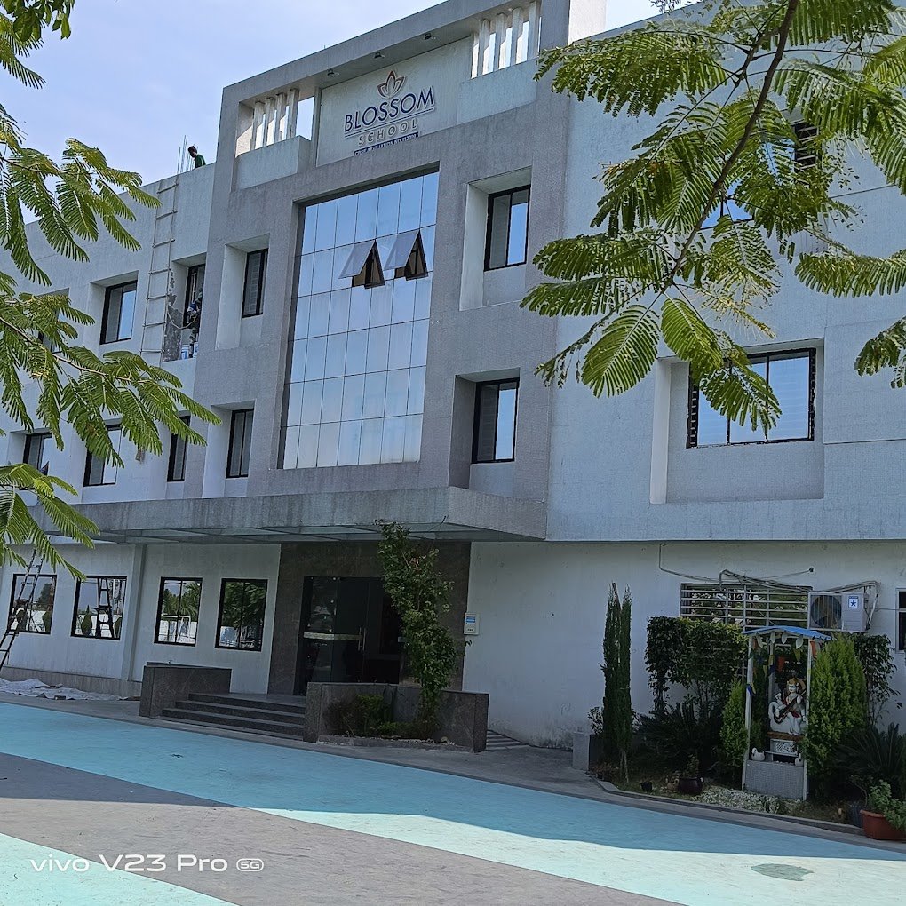 Blossom School