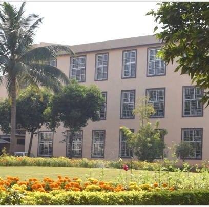 Carmel English School
