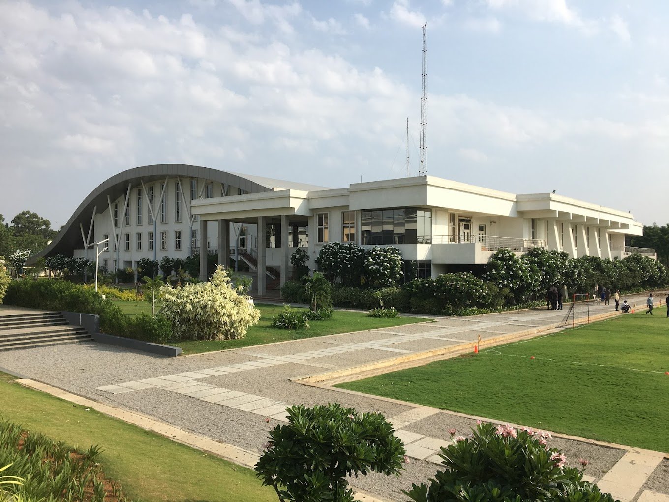 Oakridge International School