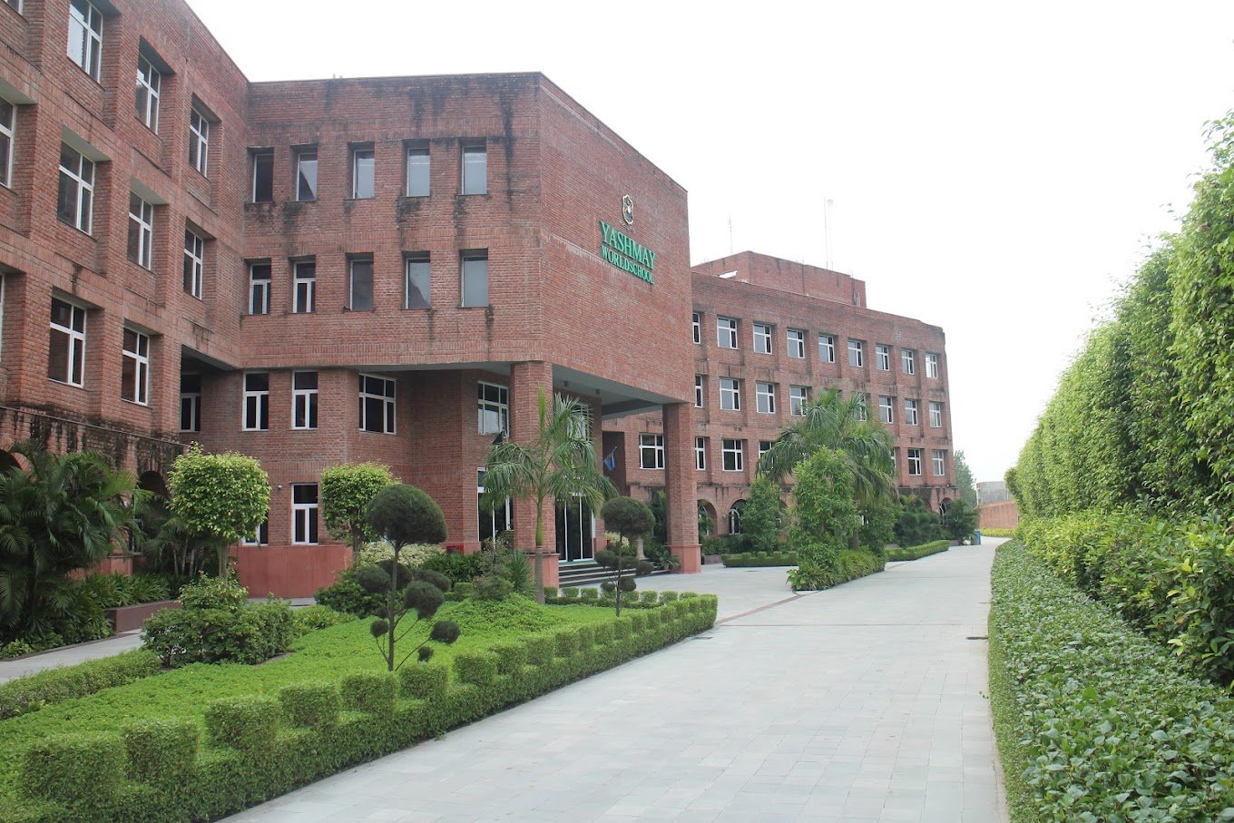 Yashmay World School