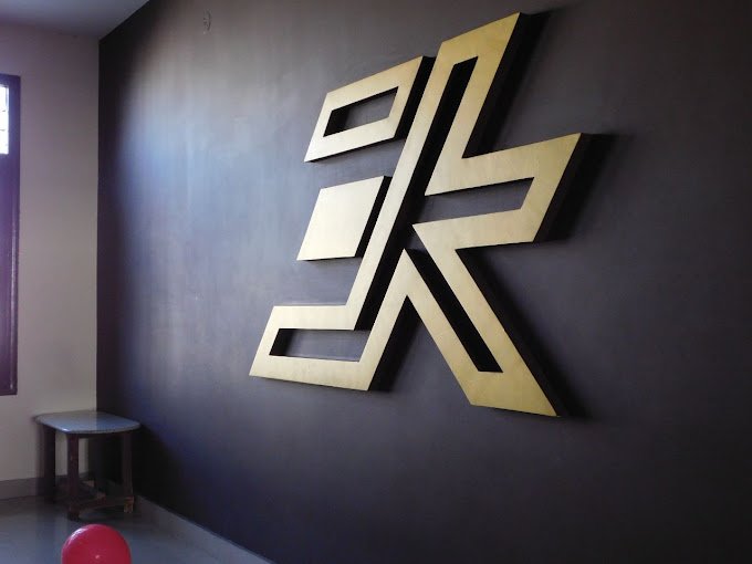 EK Institute Of Performing Arts logo