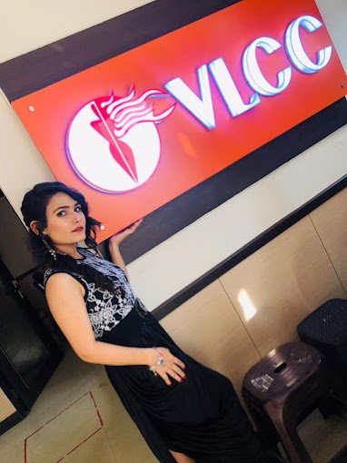 VLCC Institute of Beauty & Nutrition logo